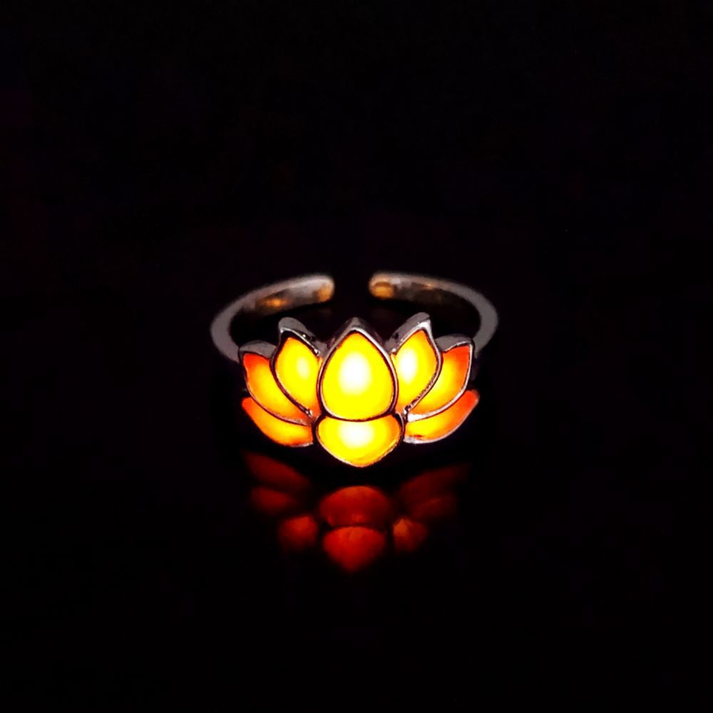 Unisex Luminous Lotus Flower Ring – Zinc Alloy Yoga Energy Ring | Glow-in-the-Dark Jewelry