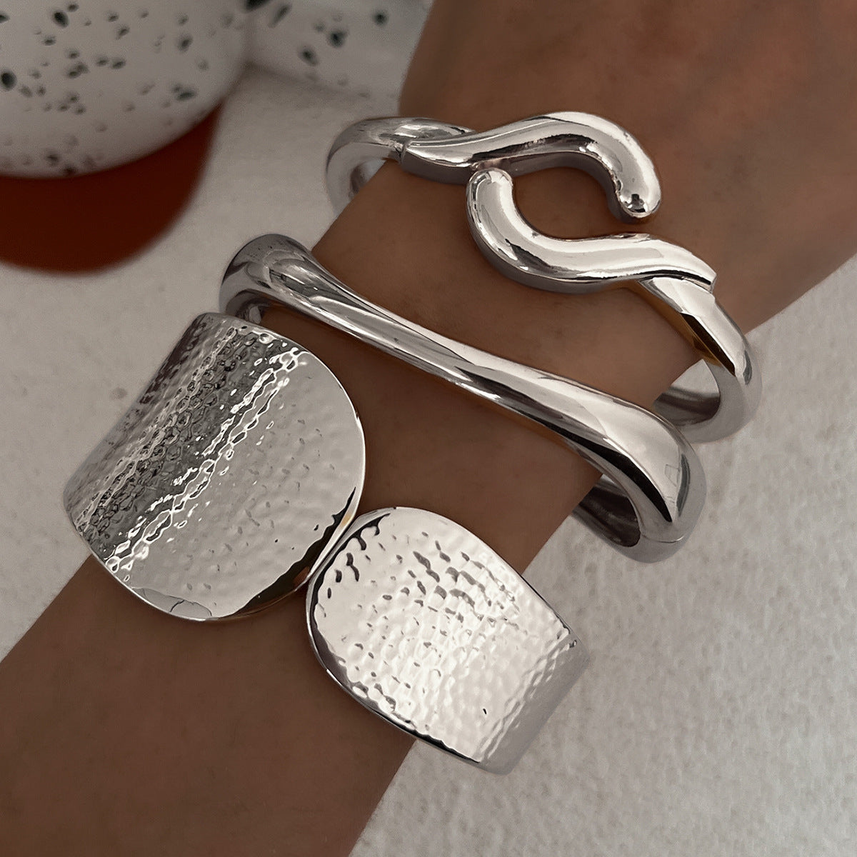 Bold Hammered Texture Cuff Bracelet for Women – High Color Retention Alloy Jewelry