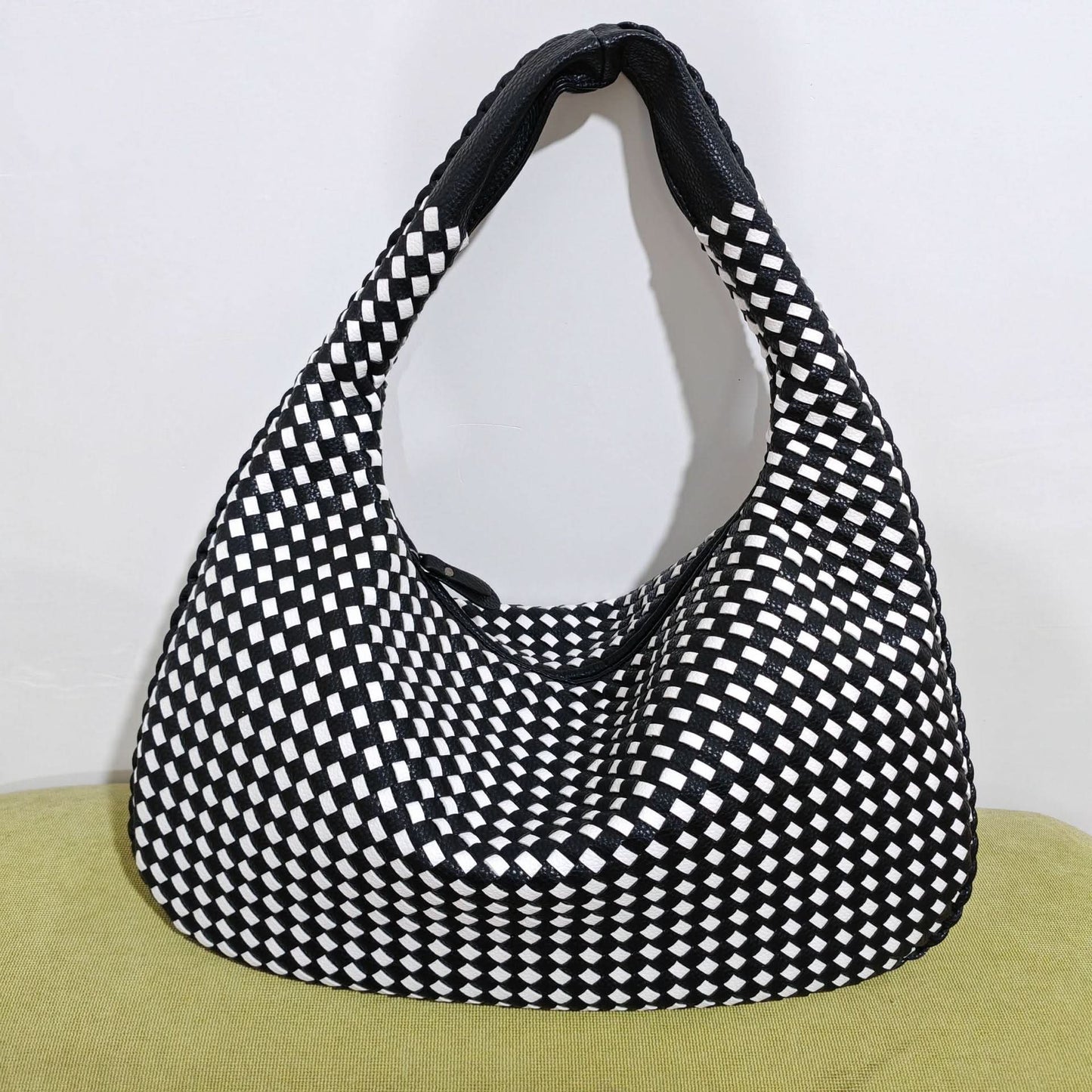 Women's Woven Shoulder Bag – Handbag with Zipper Closure and Inner Pockets