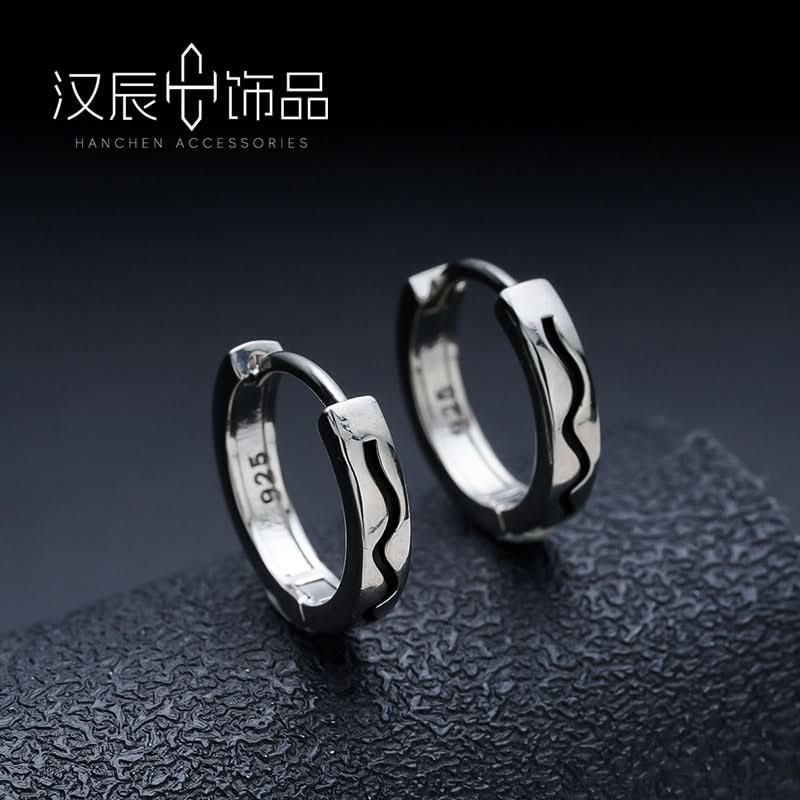 Men’s Wavy Line Earrings – Minimalist Geometric Hoop