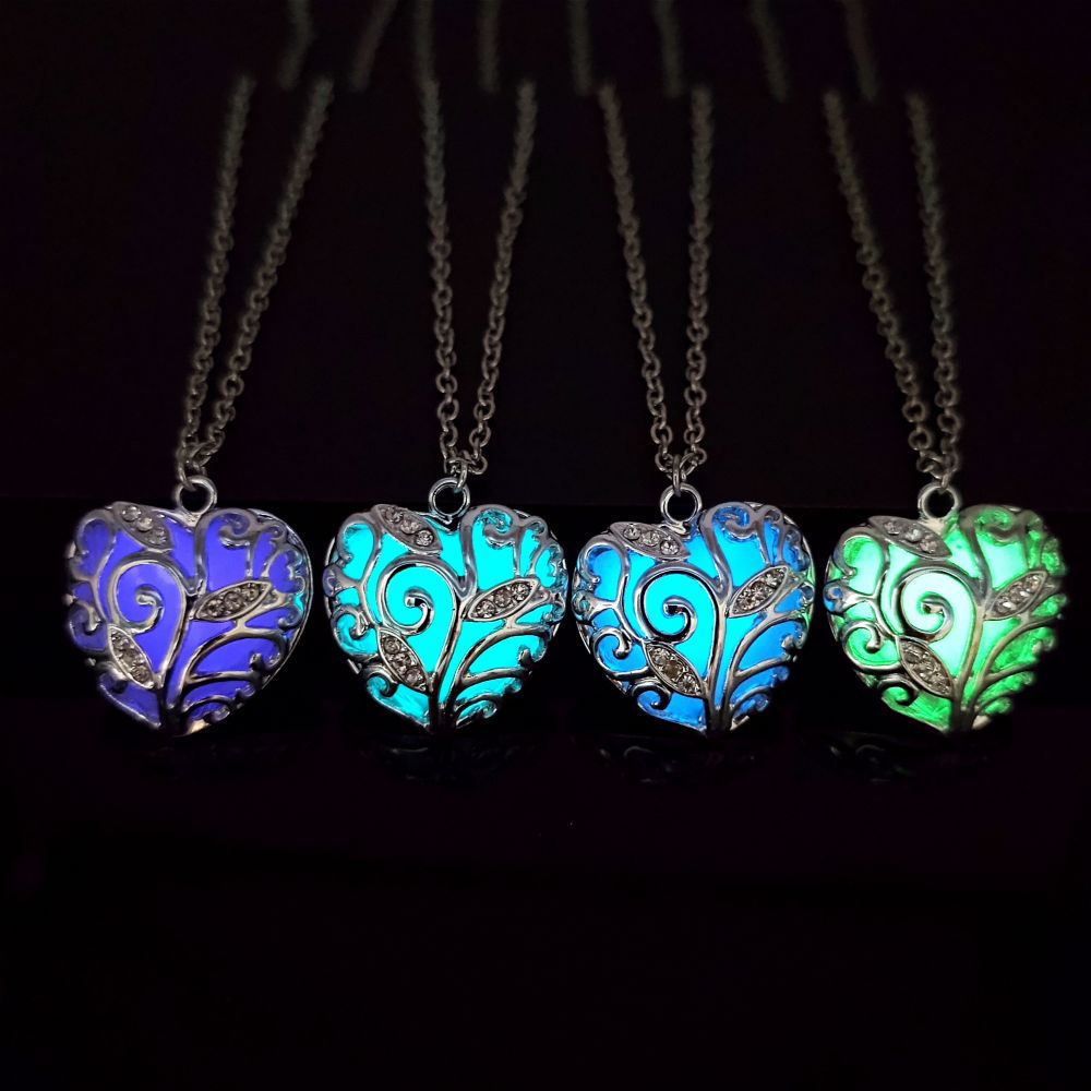 Luminous Heart Ocean Pendant Necklace – Titanic-Inspired Love Unisex Jewelry