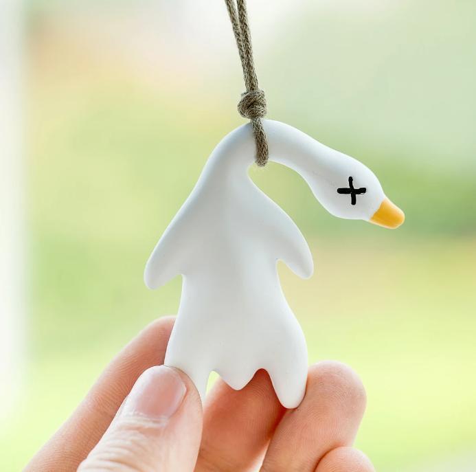 Color-Changing Roast Duck Keychain & Car Pendant – UV Reactive Resin Charm