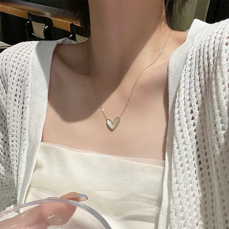 Mother-of-Pearl Heart Pendant Necklace – Gold Titanium Steel Clavicle Chain for Women