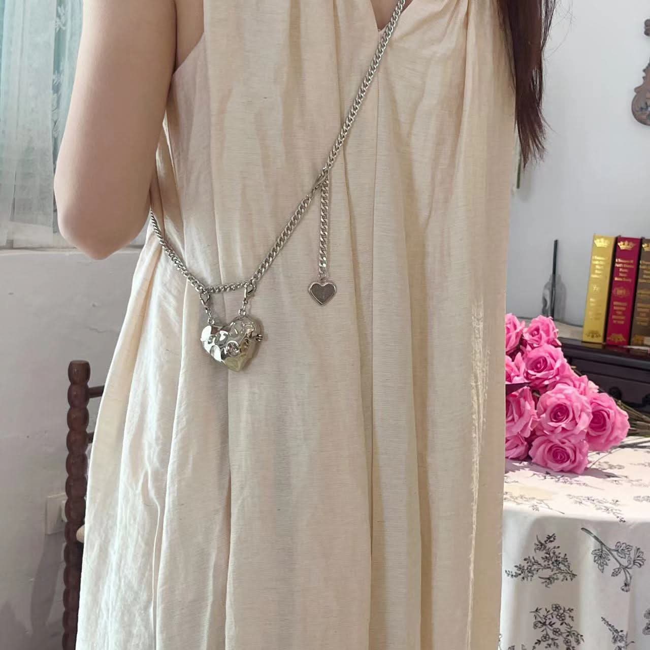 Mini Heart Chain Crossbody Bag – Metallic Silver Waist Purse