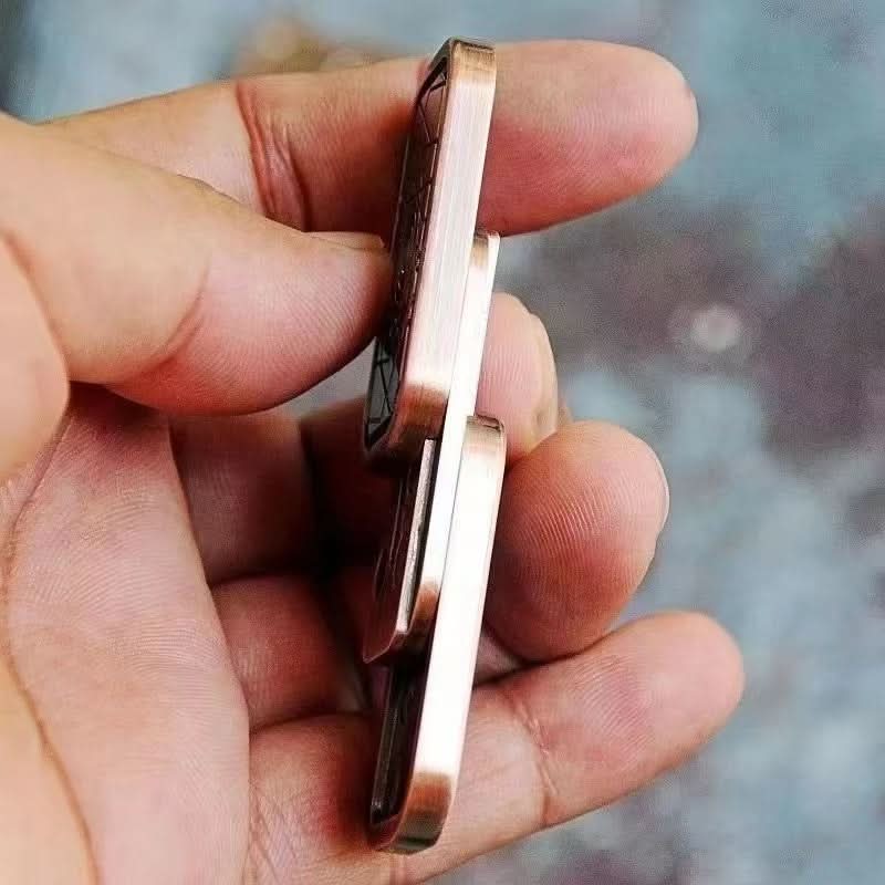 Bronze Magnetic Push Card Fidget Toy – EDC Decompression Coin Slider