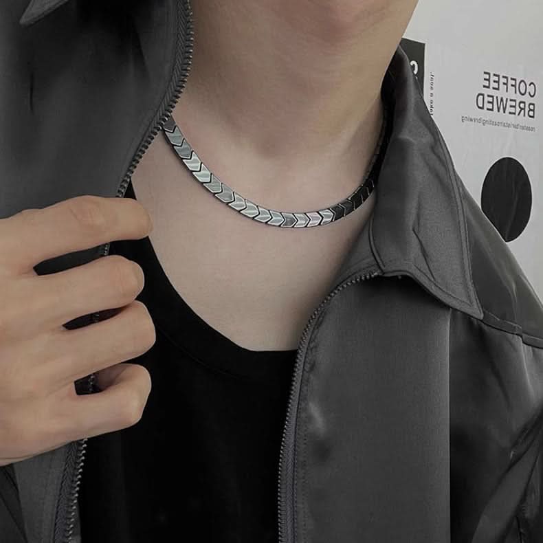 Men's Black Gallstone Triangle Necklace – Hip-Hop Style