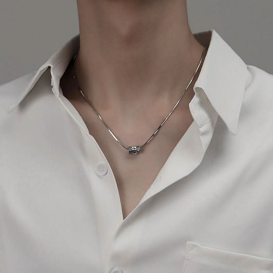 Men’s Retro Six-Word Mantra Necklace – Rotatable Pendant