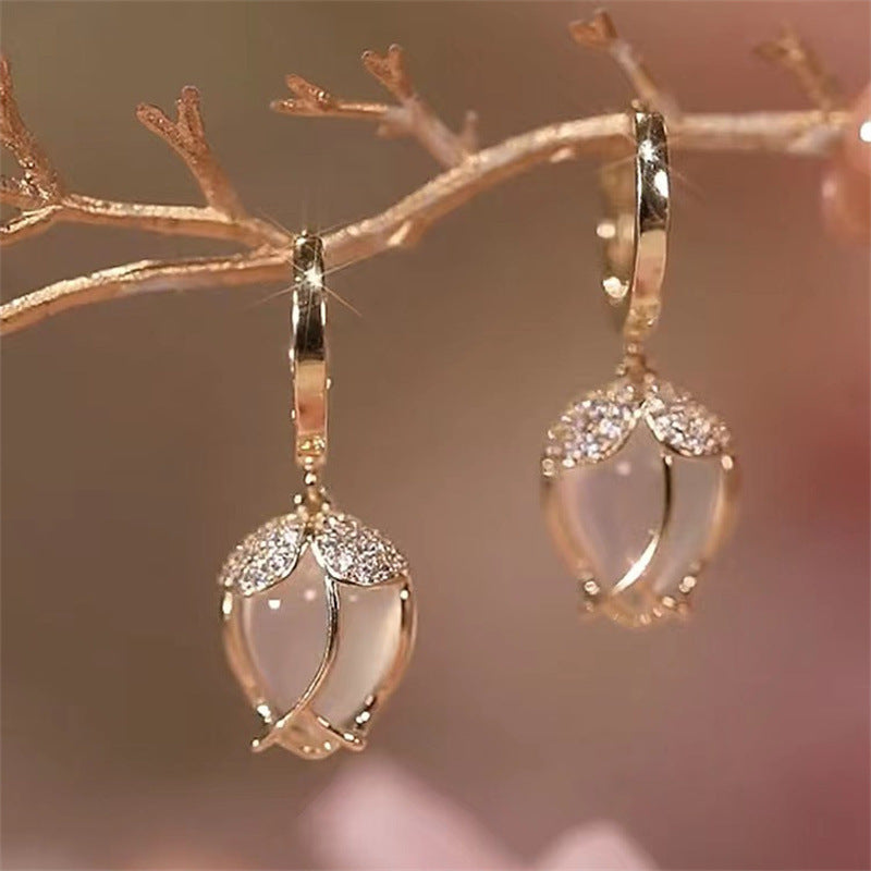 Tulip Cat’s Eye Earrings for Women – Trendy Geometric Design