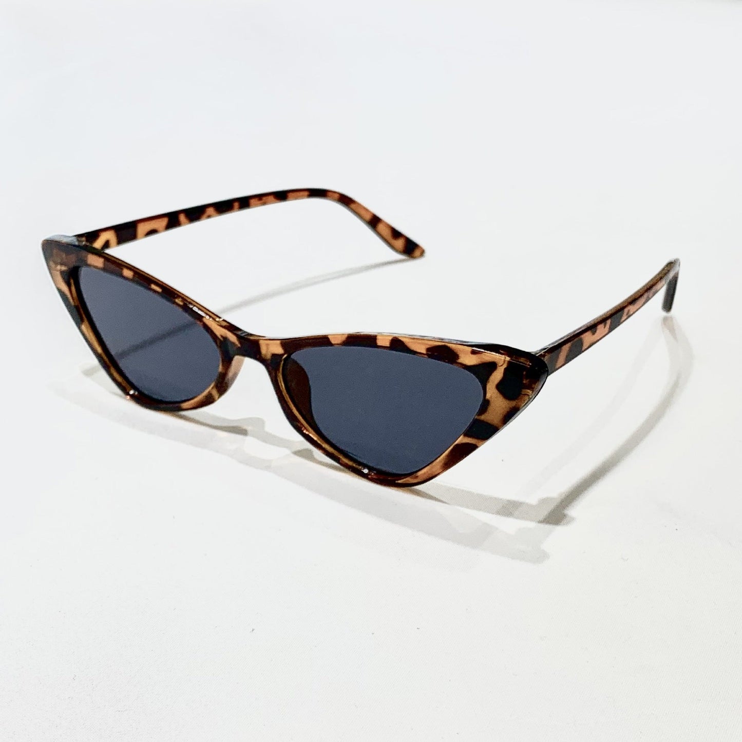 Retro Cat Eye Sunglasses for Women – UV400 Full Frame Fashion Shades
