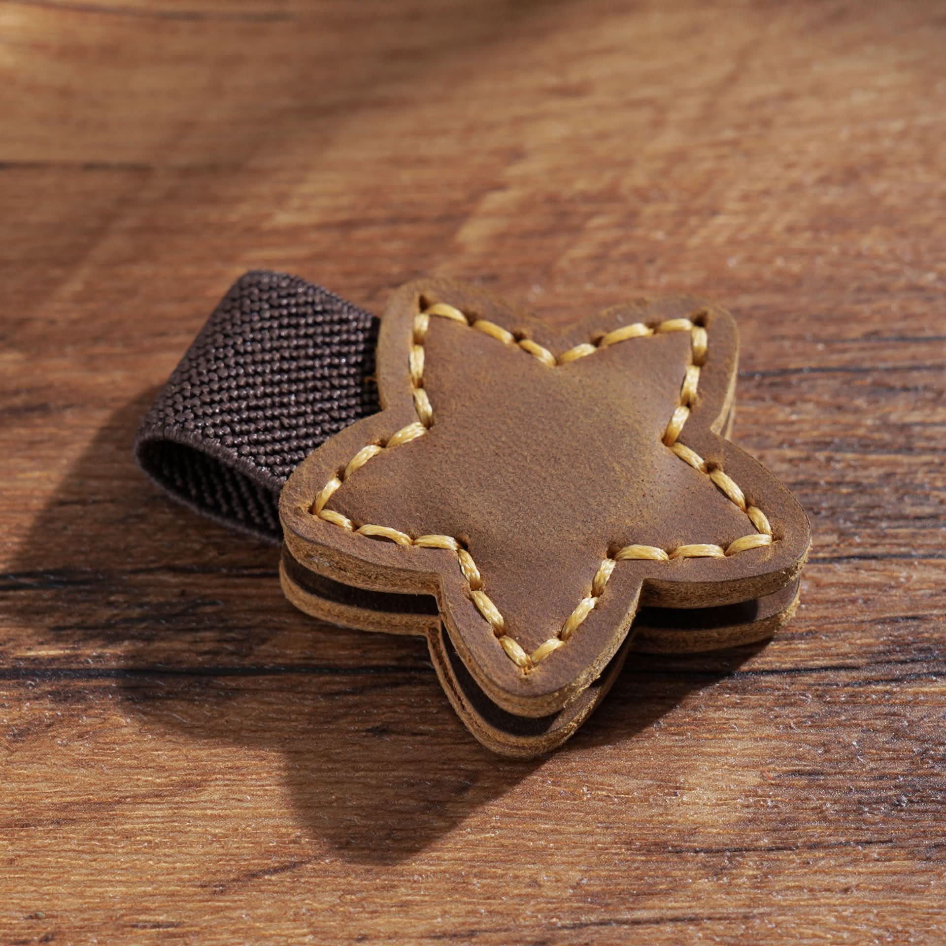 Leather Magnetic Bookmark – Hand-Sewn Double-Sided Clip