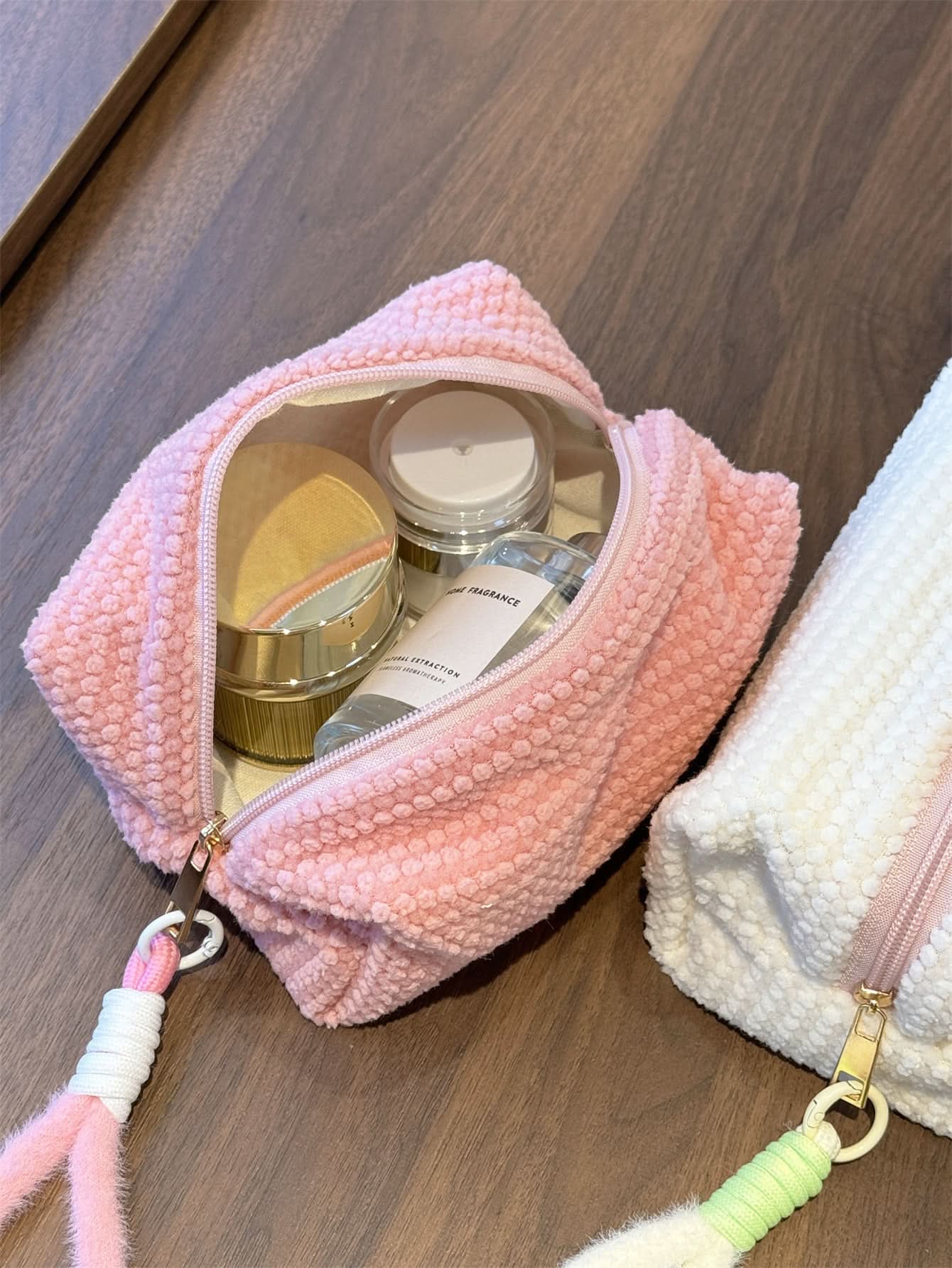Plush Plaid Makeup Bag for Girls – Large-Capacity Travel Cosmetic Pouch