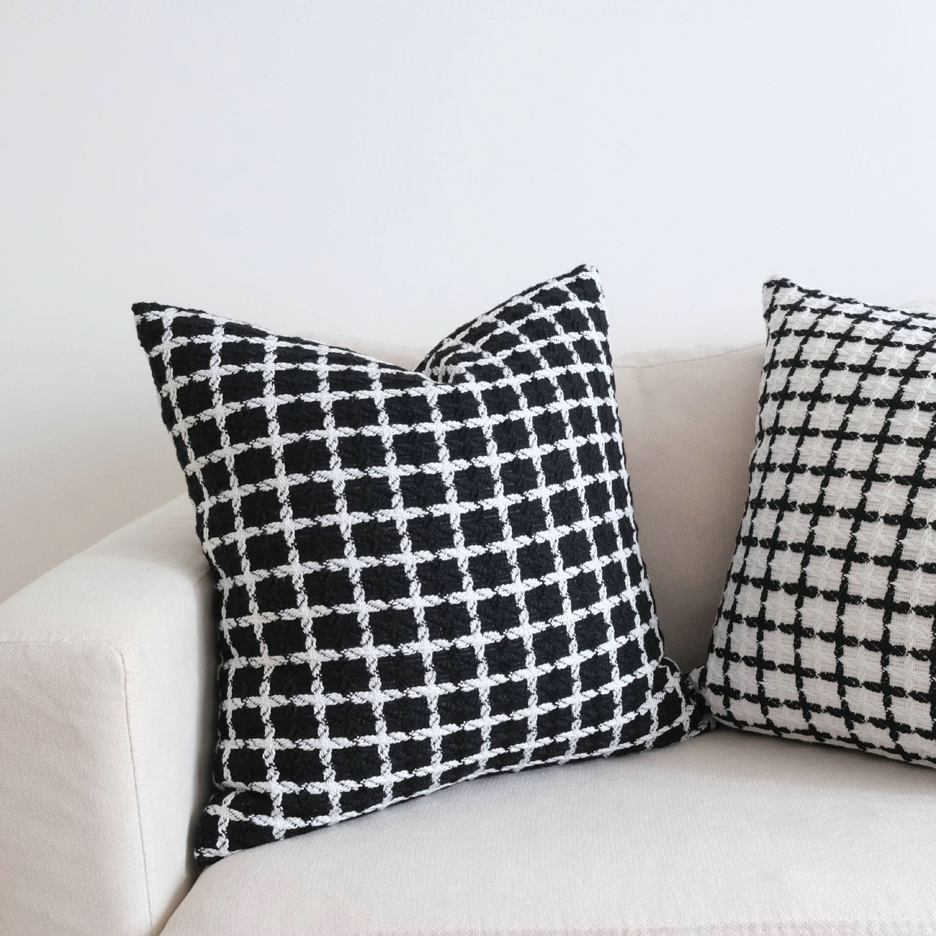 Lattice Pillow Cover – Modern Embroidered Cushion for Elegant Decor