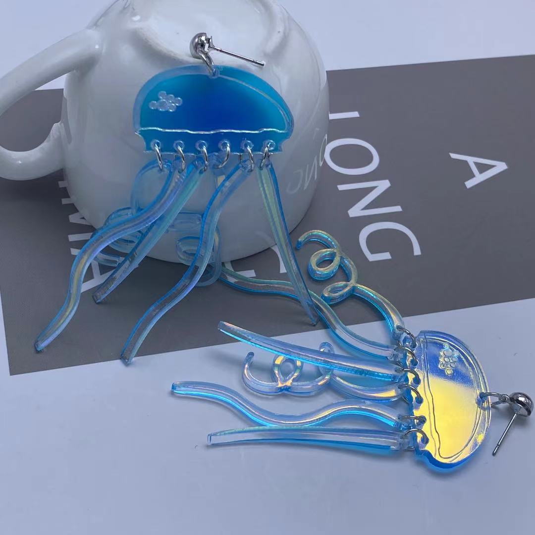 Blue Jellyfish Tassel Earrings – Retro Acrylic Animal Jewelry with Colorful Reflective Shine