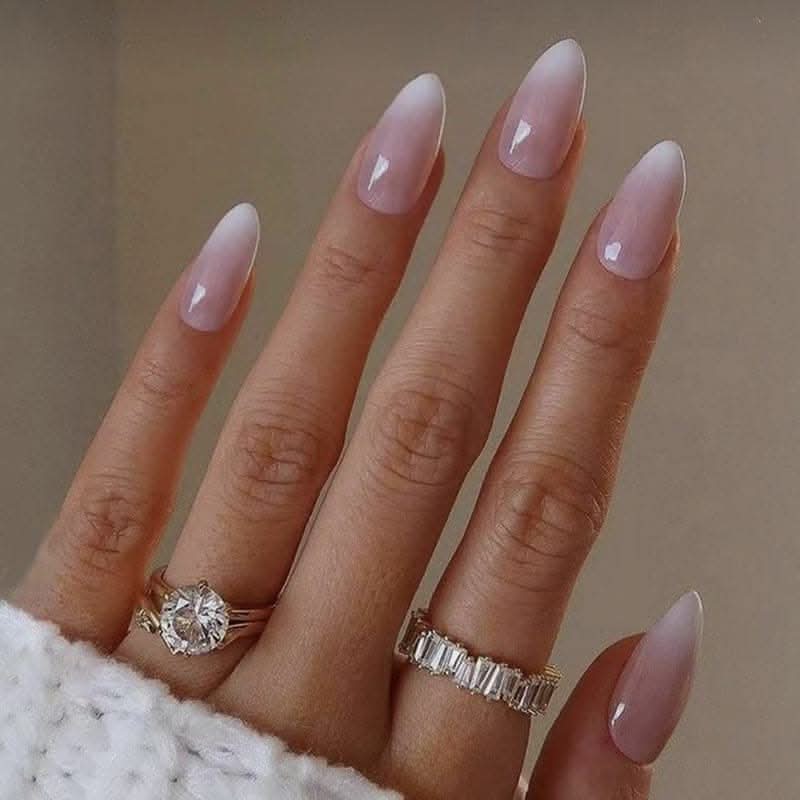 24-Piece Gradient Ice Powder Almond Nails – European & American Style