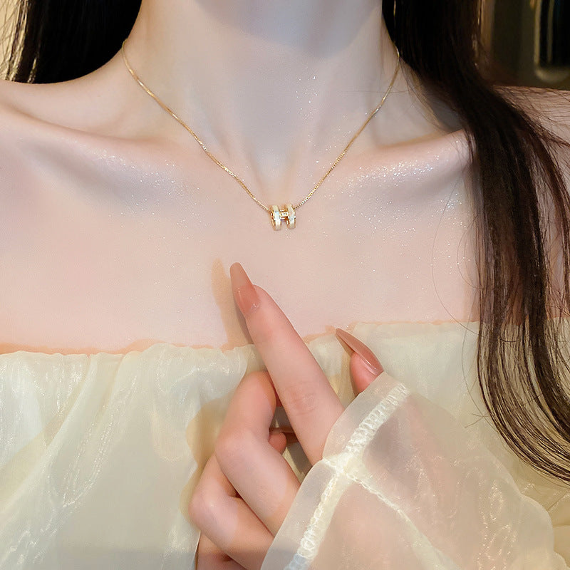 3D Letter H Pendant Necklace – Light Luxury Titanium Steel Clavicle Chain for Women