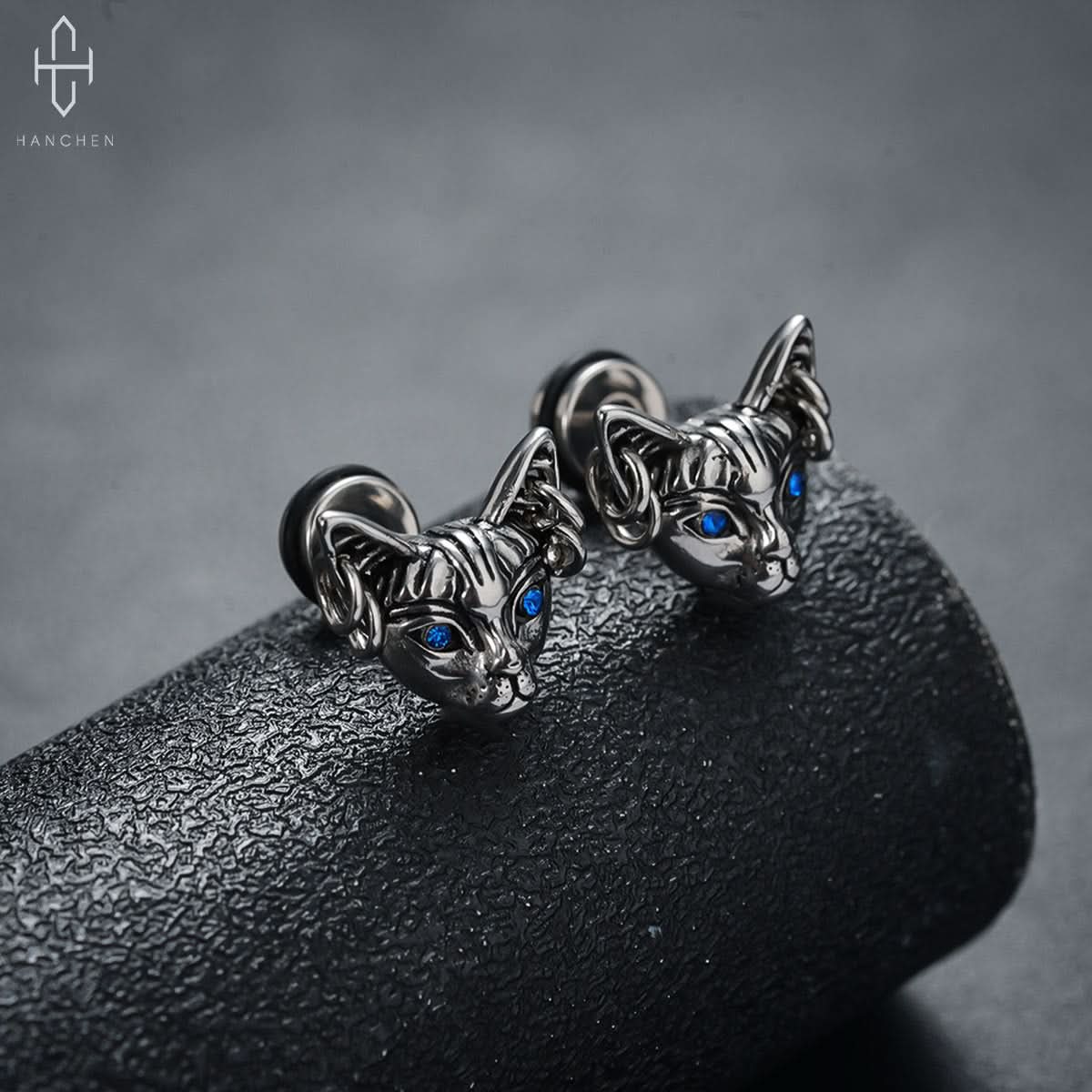 Men’s Retro Cheetah Head Earrings - Gothic Punk Jewelry