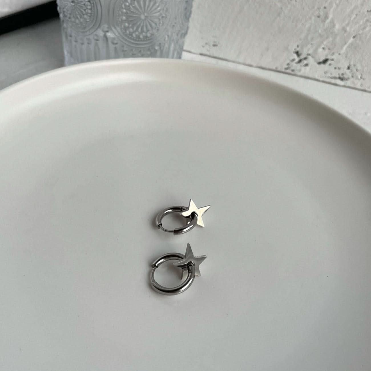 Men’s Titanium Steel Star Hoop Earrings – Trendy Unisex Jewelry