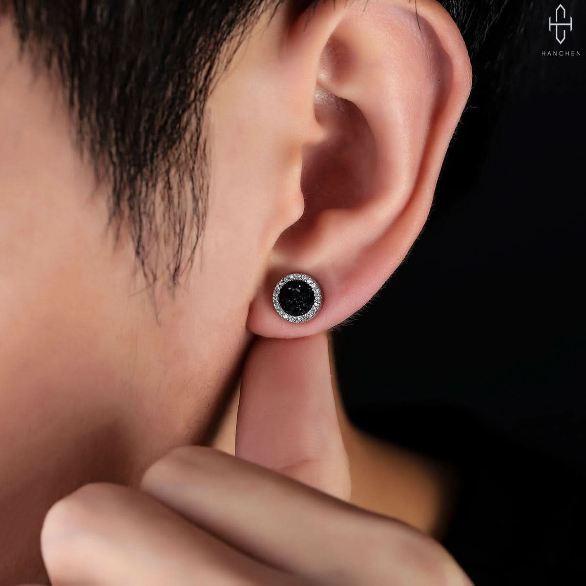 Unisex Magnetic Ear Clips – Stylish No-Piercing Earrings for Men & Women