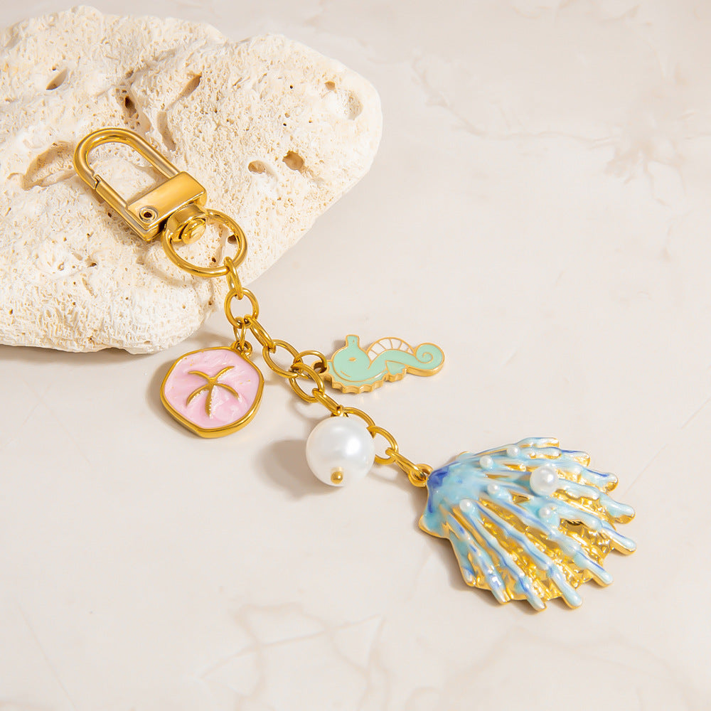 Ocean-Inspired Shell Keychain – Gold Stainless Steel Pendant with Pearl Accent