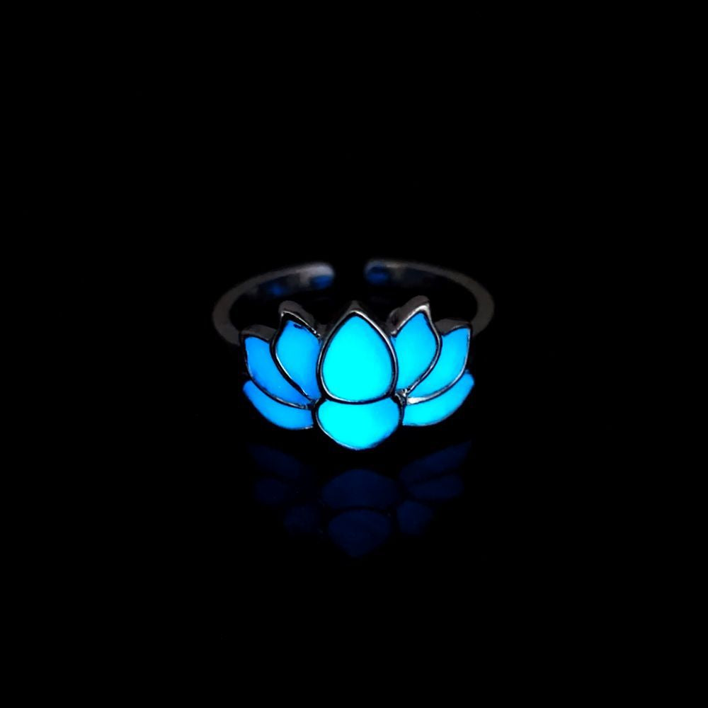 Unisex Luminous Lotus Flower Ring – Zinc Alloy Yoga Energy Ring | Glow-in-the-Dark Jewelry