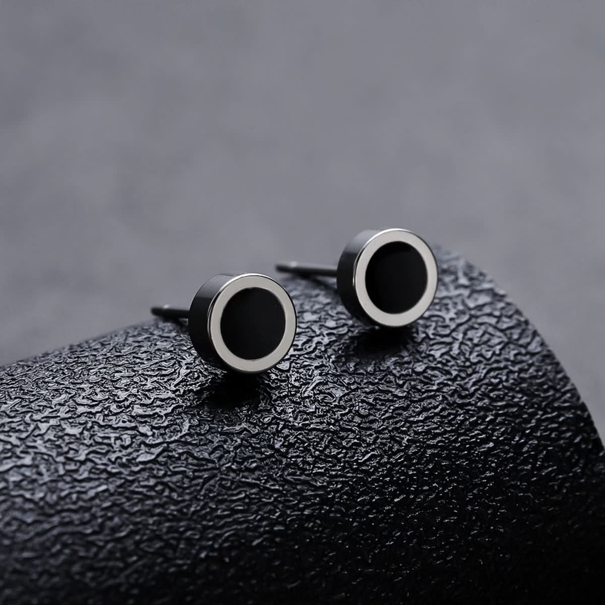 Unisex Glossy Round Earrings – Hip-Hop Style & Simple Design