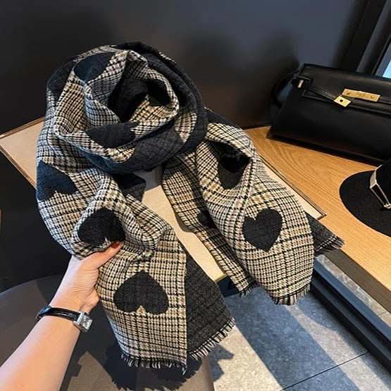 Double-Sided Heart Plaid Winter Scarf