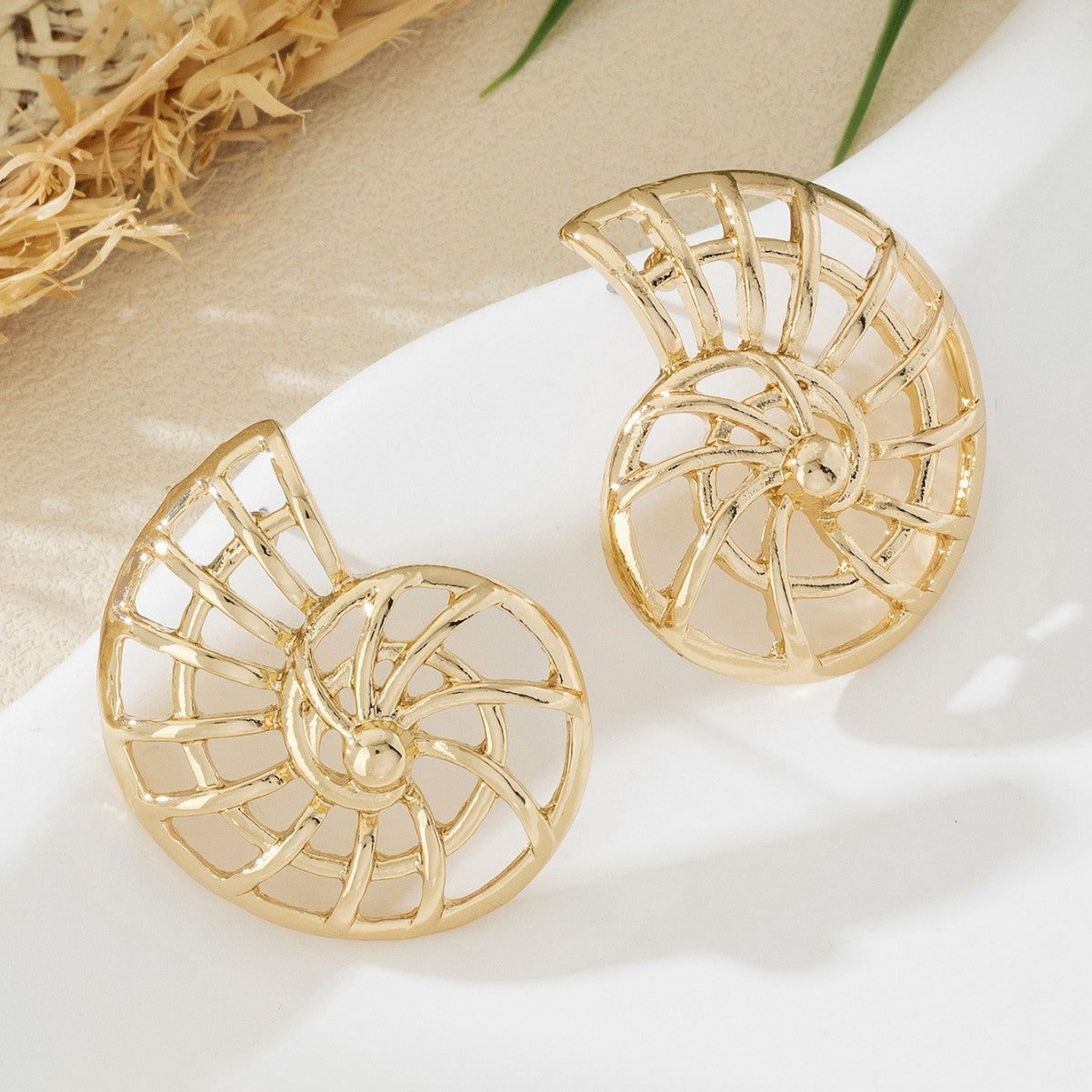 Women’s Hollow Conch Earrings – European Retro Zinc Alloy Fashion Jewelry
