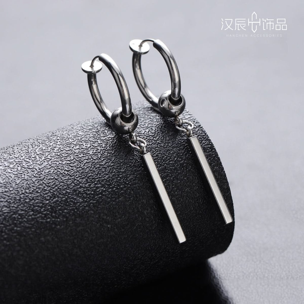 Unisex Sauron Hoop Earrings – Minimalist Fashion Jewelry
