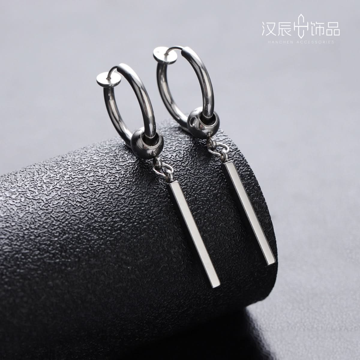 Unisex Sauron Hoop Earrings – Minimalist Fashion Jewelry