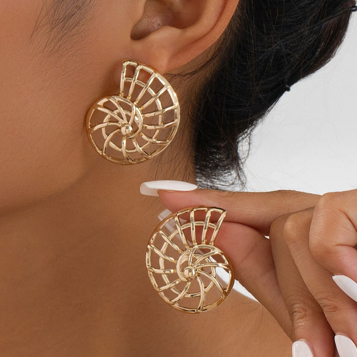 Women’s Hollow Conch Earrings – European Retro Zinc Alloy Fashion Jewelry