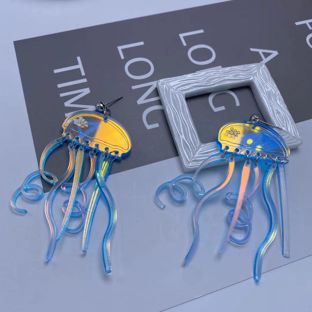 Blue Jellyfish Tassel Earrings – Retro Acrylic Animal Jewelry with Colorful Reflective Shine