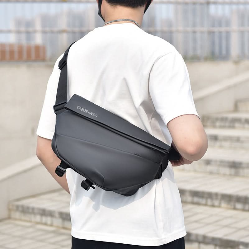 Men’s Casual Street Fashion Chest Bag - Multifunctional Messenger Bag for Travel