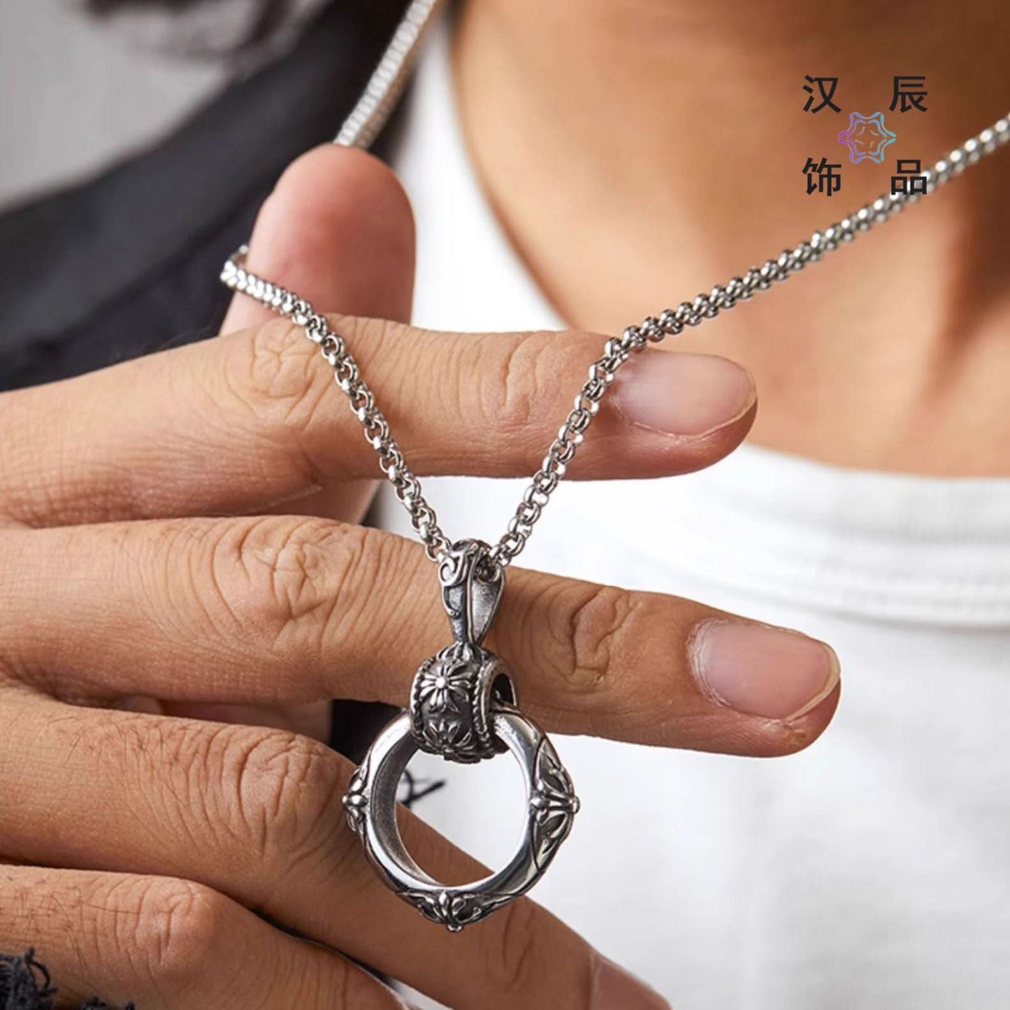 Men’s Retro Kro Flower Pendant Necklace – Cuban Chain