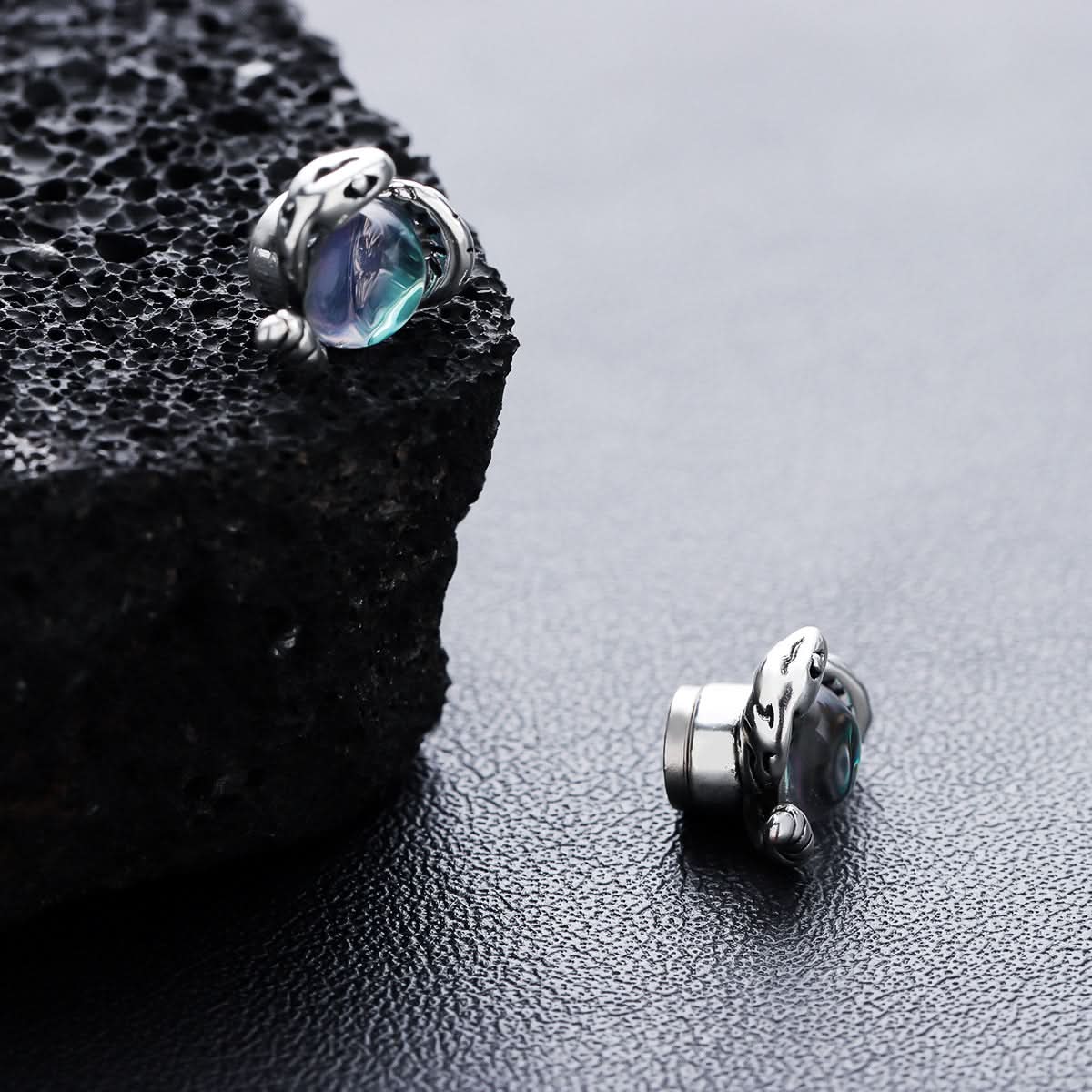 Men's Trendy Medusa Eye Ear Cuff - Retro Snake Clip-On Earrings