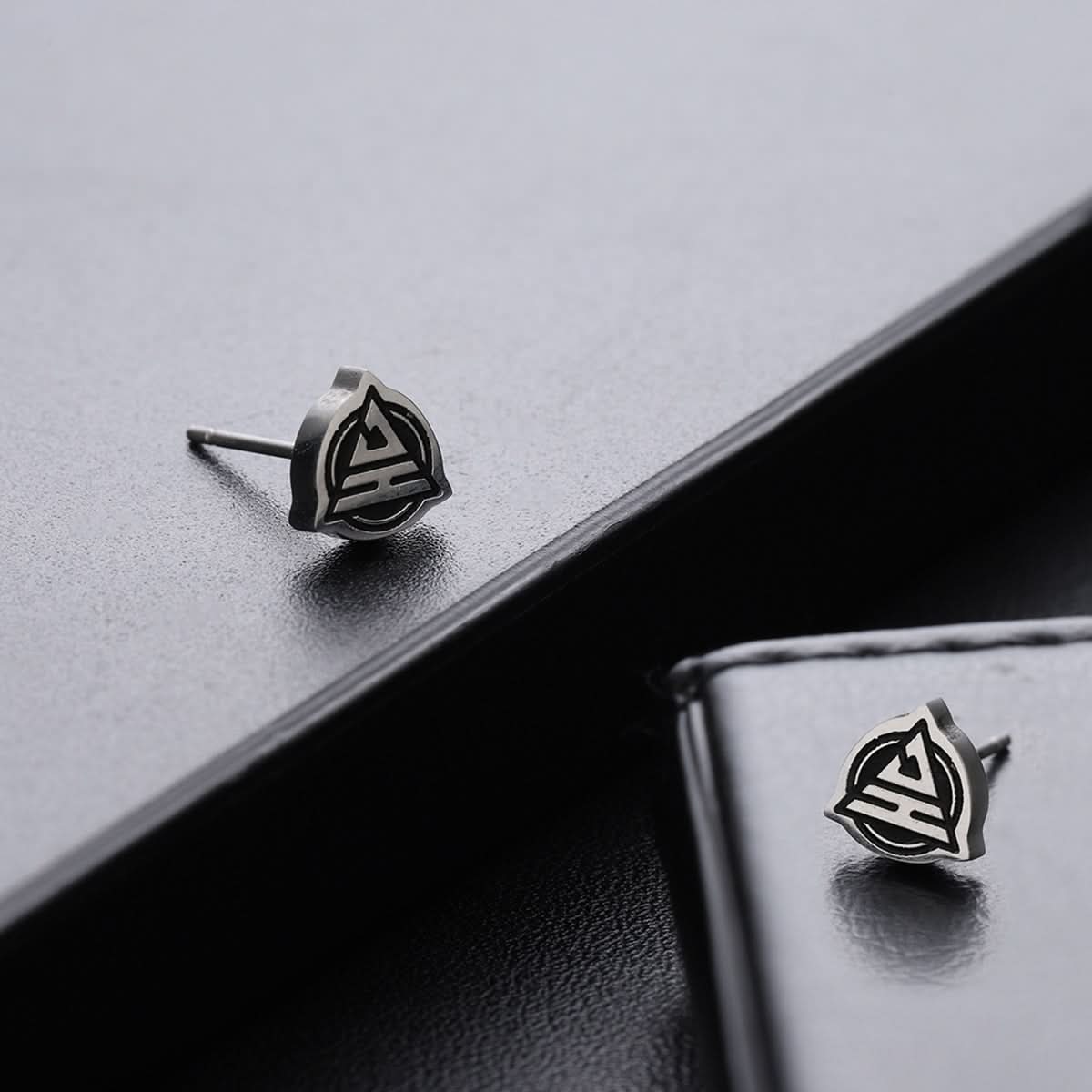Irregular Triangle Stud Earrings for Men – Minimalist Jewelry