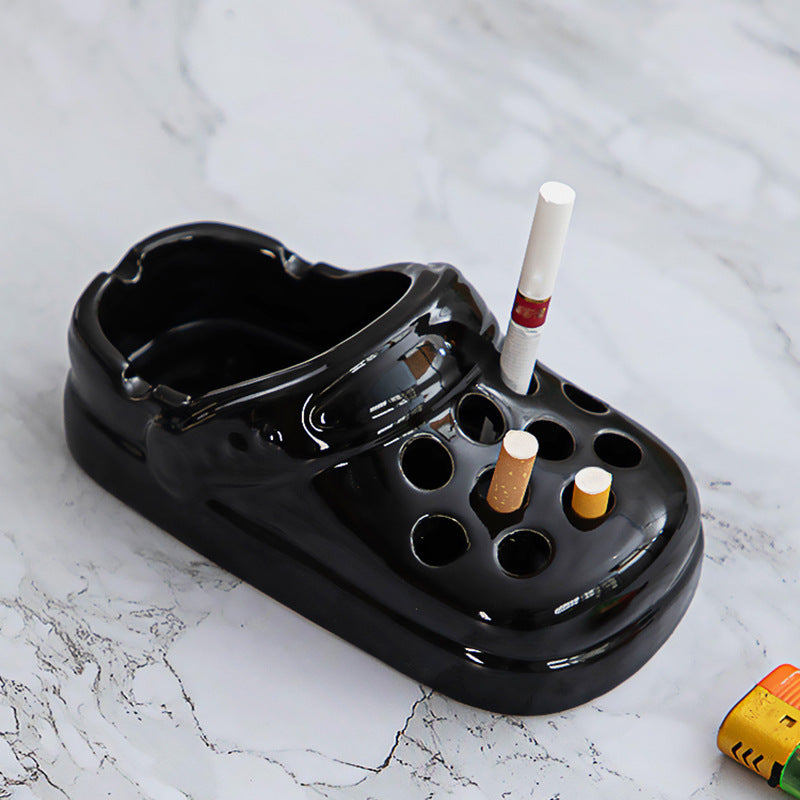 Crocs-Inspired Ceramic Ashtray – Funny Slippers Design for Home Decor