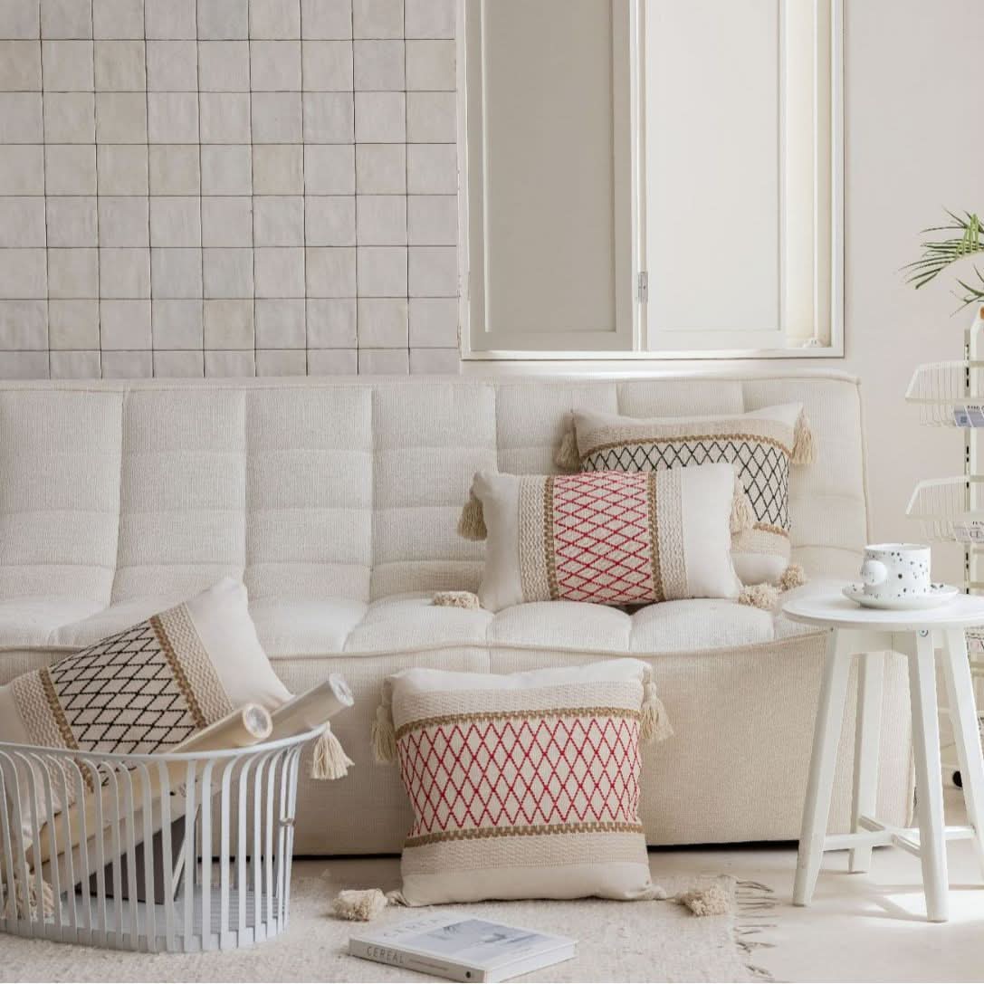 Yiman Qiyun Multi-Color Jacquard Sofa Pillow