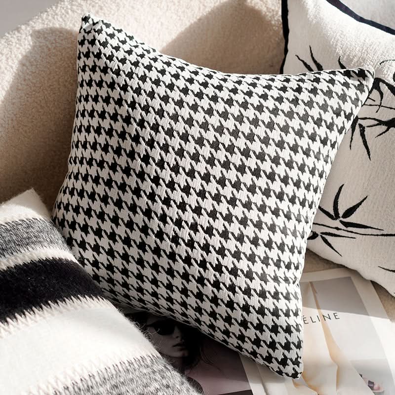 Black Light Luxury Vintage Embroidered Pillowcase
