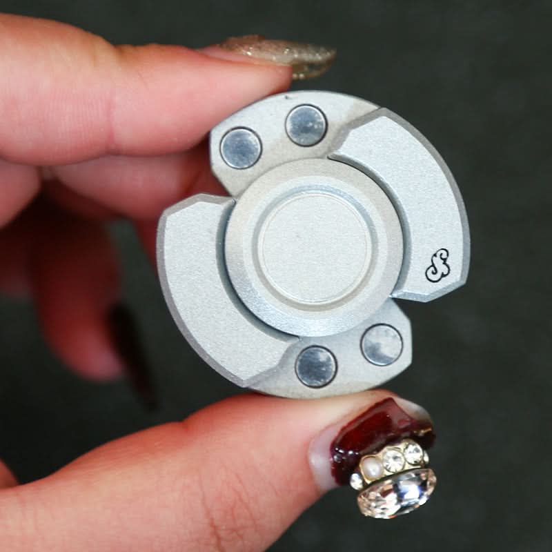 Premium Zinc Alloy Fidget Spinner – EDC Decompression Toy