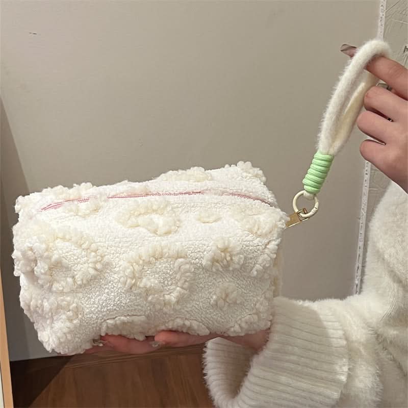 Plush Large-Capacity Makeup Bag – Cute Travel Cosmetic Organizer