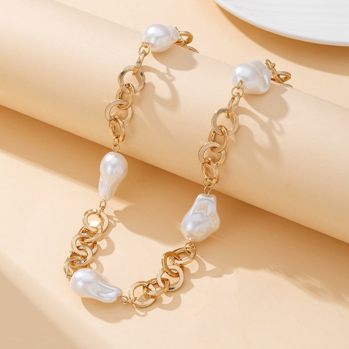 Irregular Pearl Choker Necklace – Elegant Gold-Plated Chain for Women