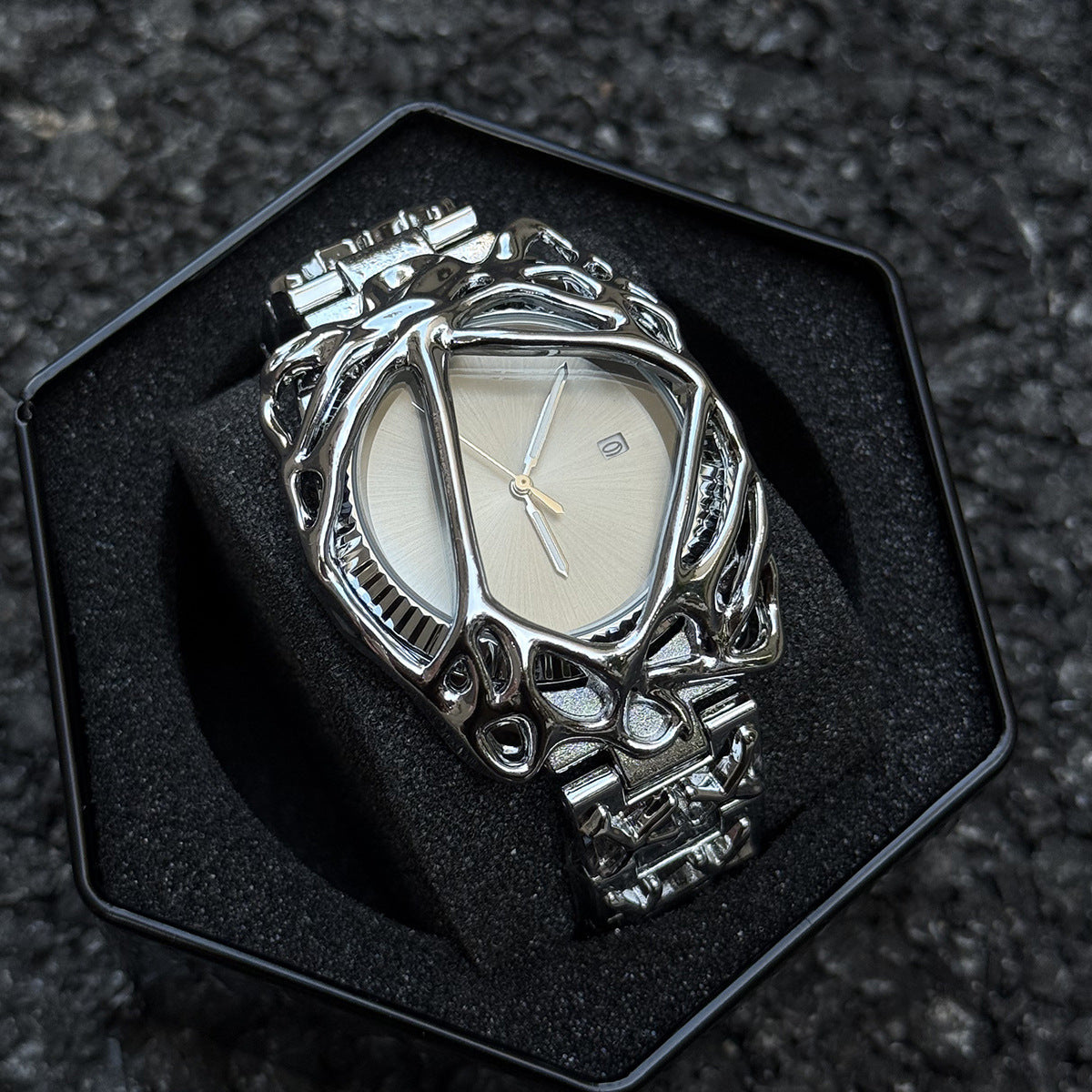 Men’s Spider Web Quartz Watch – Waterproof Fashion Wristwatch with Alloy Strap