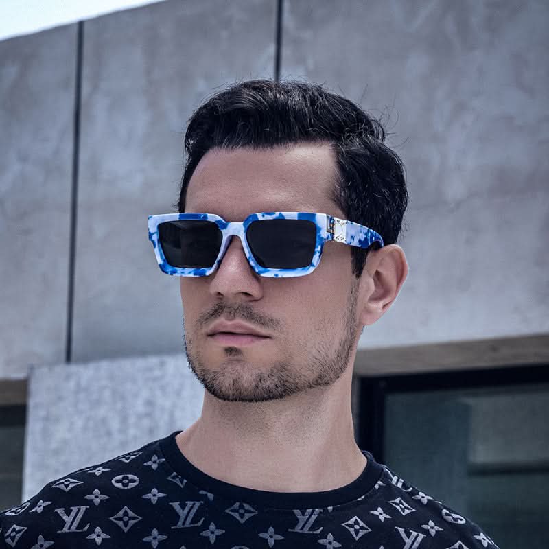 Trendy Small-Frame Sunglasses – Stylish Retro Shades