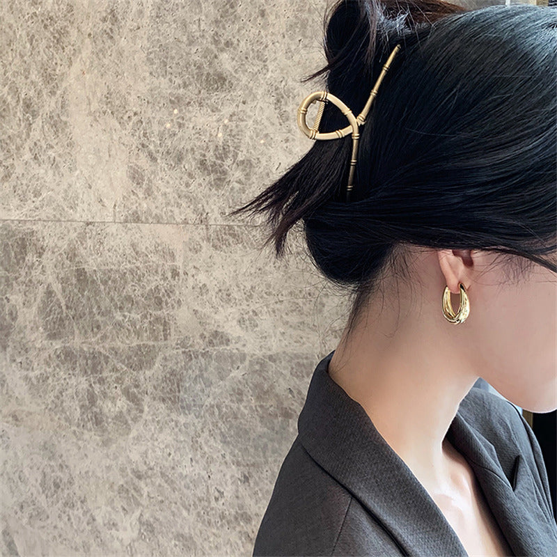 Korean Teardrop Earrings for Women – Retro Minimalist Metal Fashion Jewelry