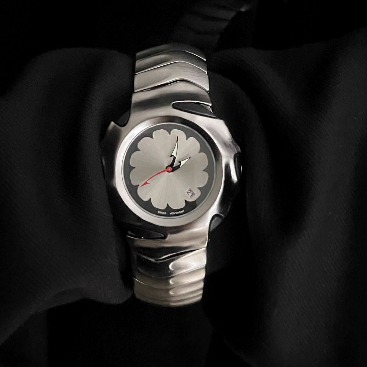 Blade Design Waterproof Men’s Quartz Watch – 50M Silver Alloy Strap Timepiece