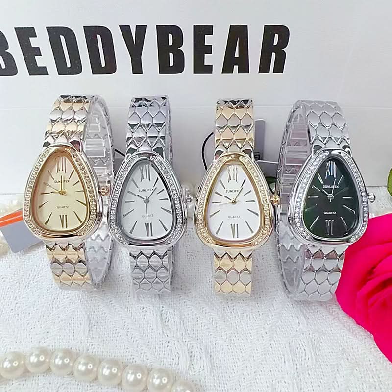 Women's Medieval Style Snake Head Quartz Watch – Gilded Steel Strap