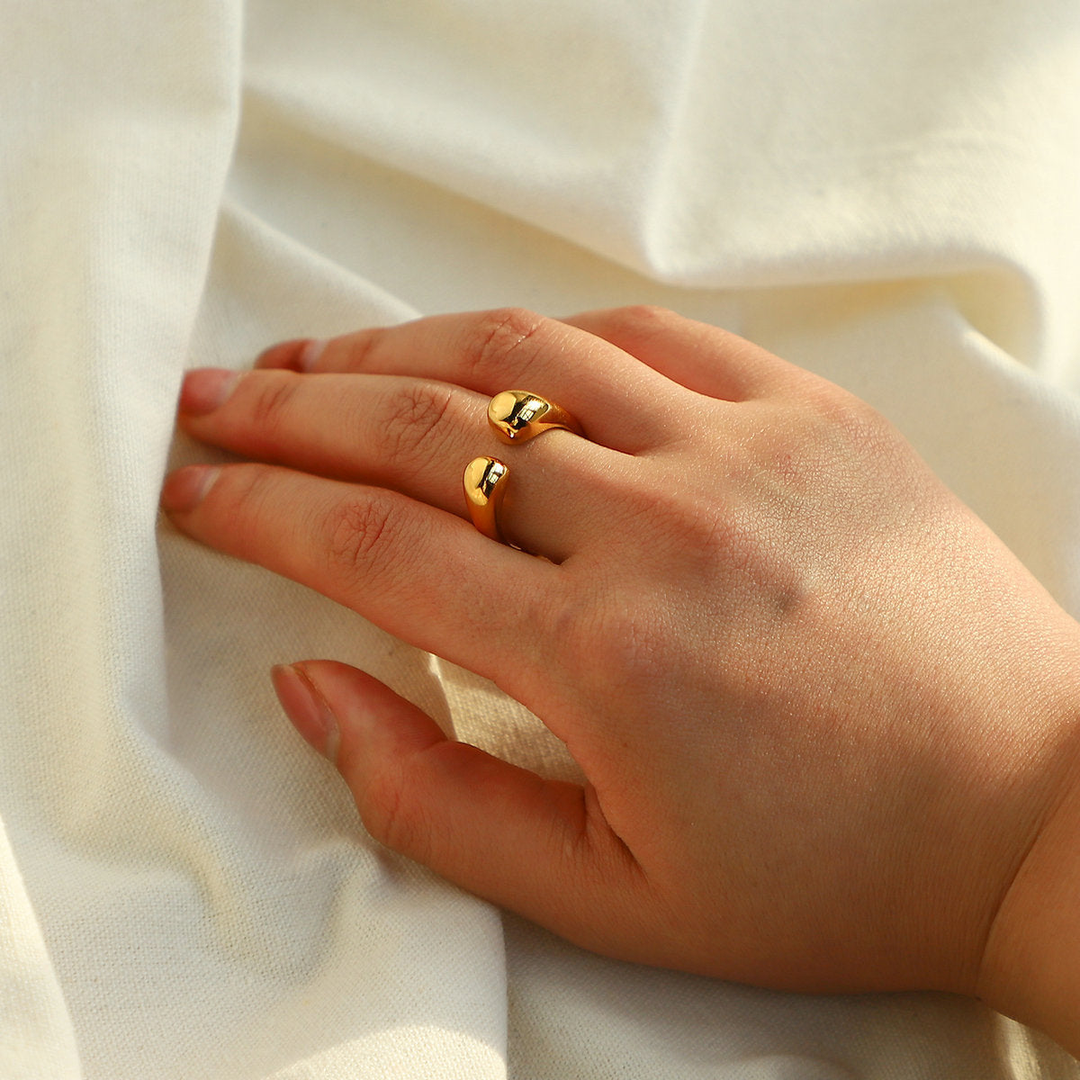 Adjustable Minimalist Stainless Steel Open Band Ring – Polished Gold & Silver Jewelry