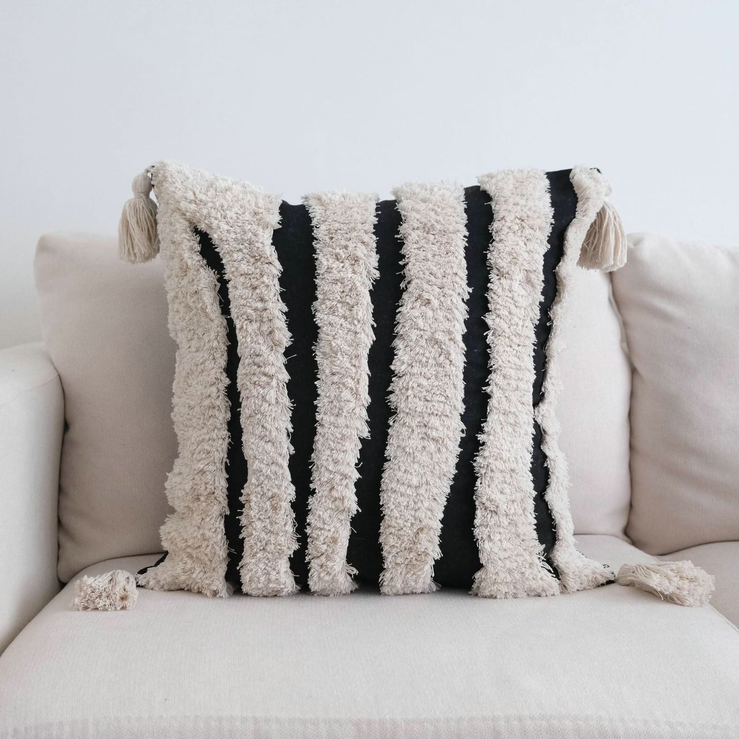 Tufted Cotton and Linen Pillow - Tassel Decorative Cushion Cover
