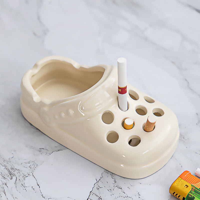 Crocs-Inspired Ceramic Ashtray – Funny Slippers Design for Home Decor