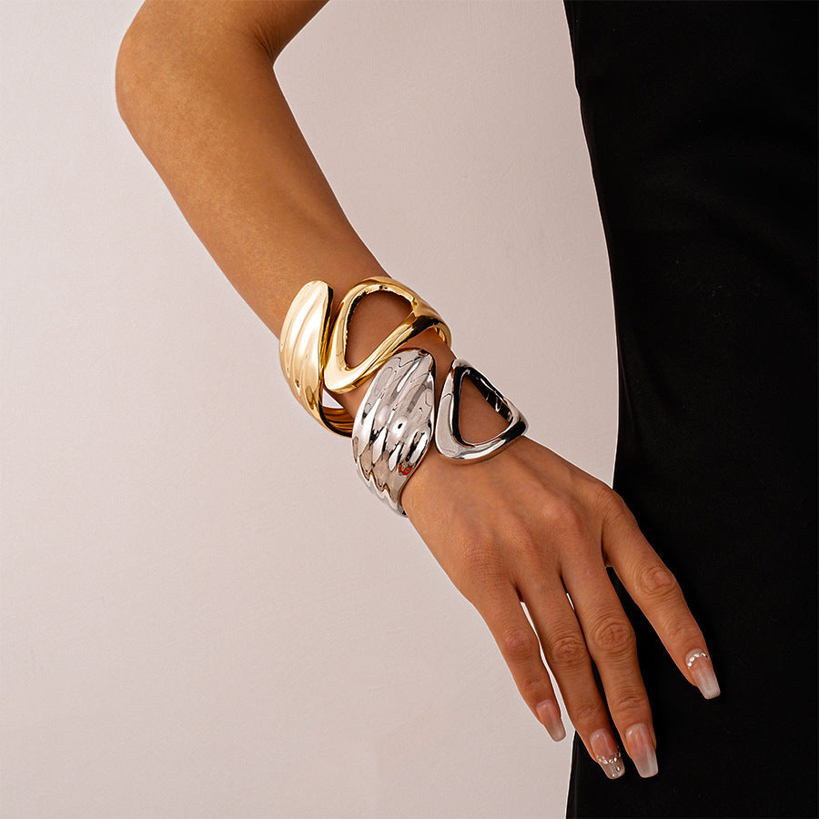 Modern Bold Fluid Curve Open Cuff Bracelet – Stylish Women’s Alloy Jewelry